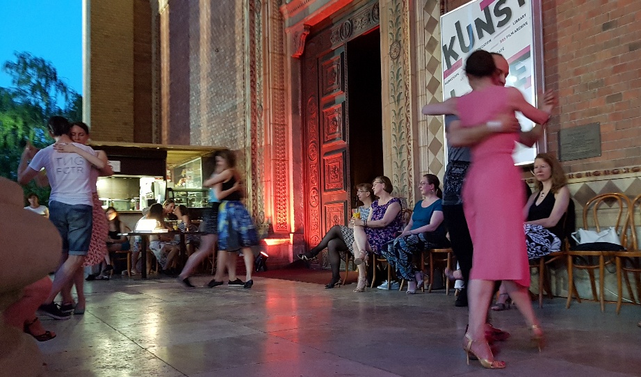 Du betrachtest gerade Virtuelle Milonga