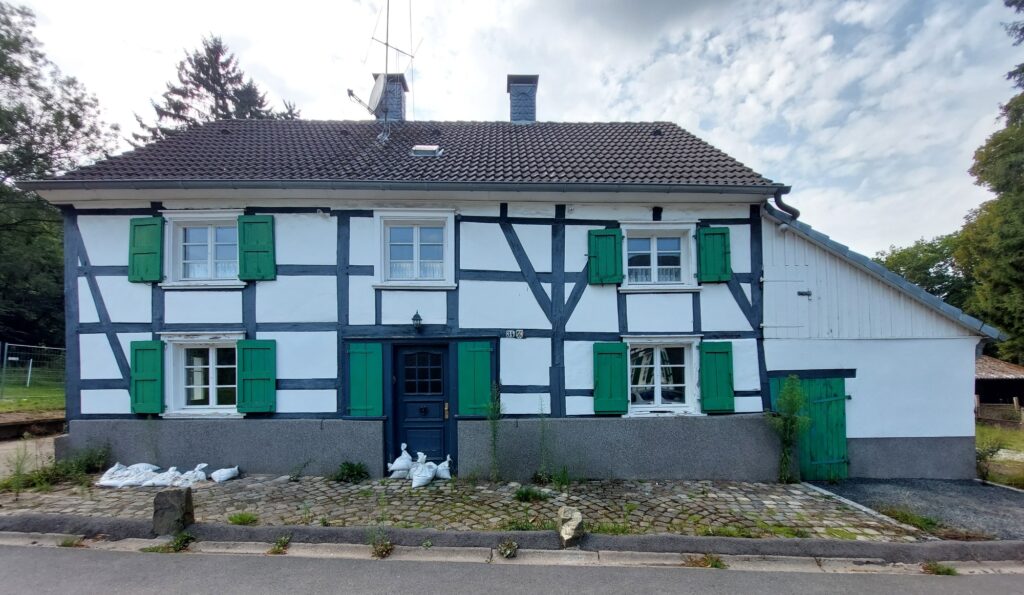 Altes Haus vis-a-vis vom Café Hülsenbecke