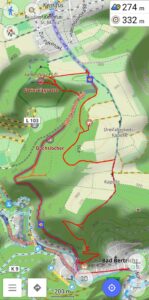 Wandern über Ruflay, Sedimentwand, Falkenlay, Steinzeithöhlen, Maischquelle, Bad Bertrich und Cafe